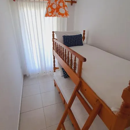 Apartment 80 Steps - *